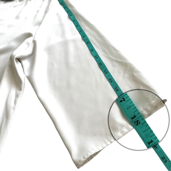 Eloquii White V neck Front Plead Wide Sleeves Blouse Top size 16 (flawed) - Picture 8 of 15